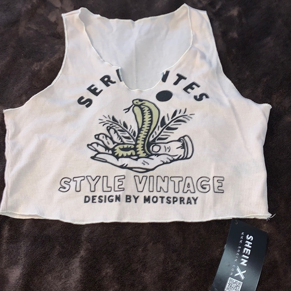 Graphic Tank top style Crop top!